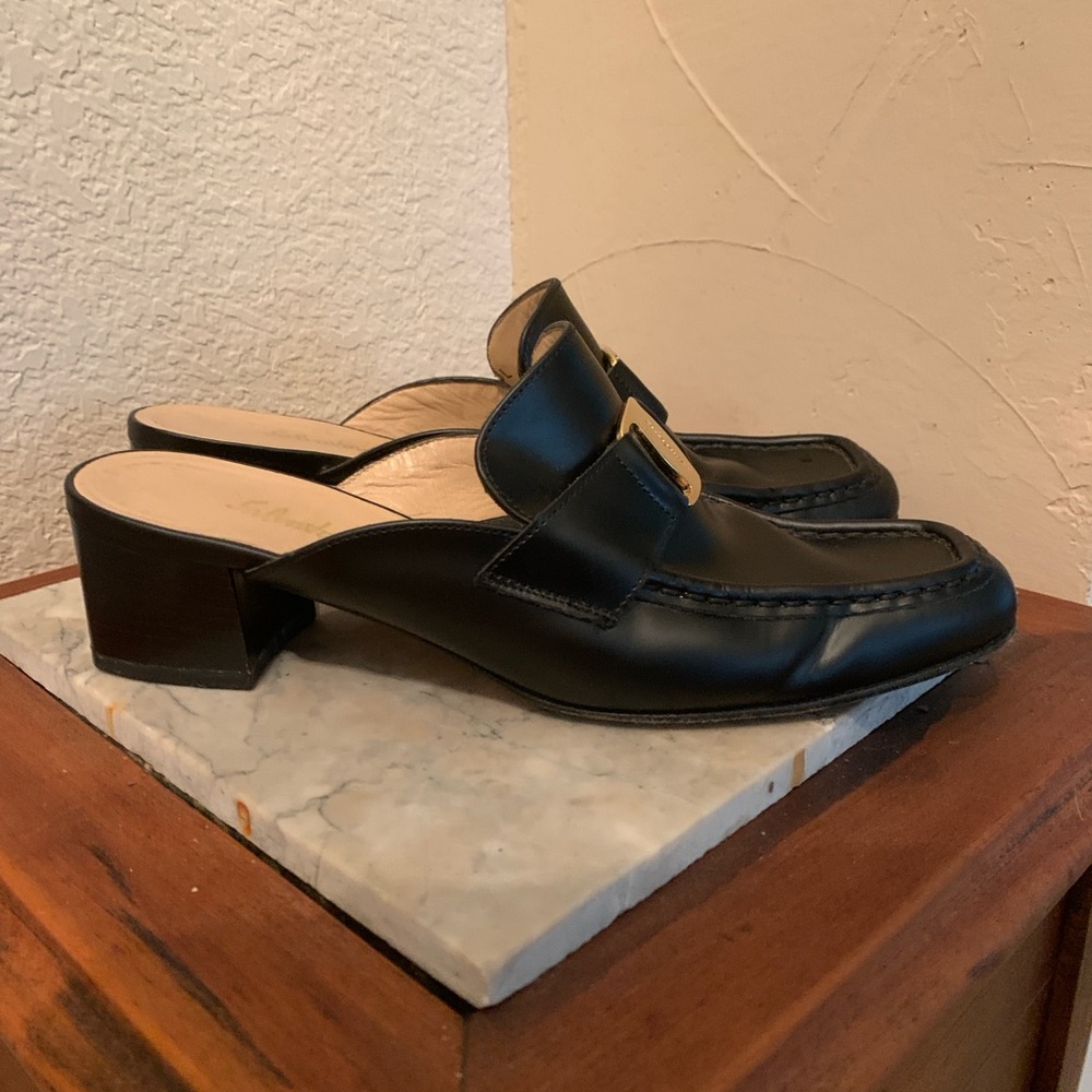 Salvatore Ferragamo black mules - size 5.5 - Picture 4 of 8
